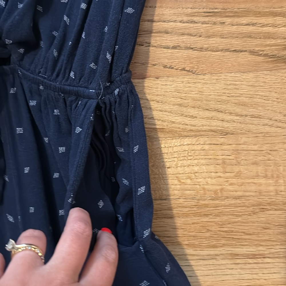 Universal thread jumpsuit size small - Picture 4 of 4